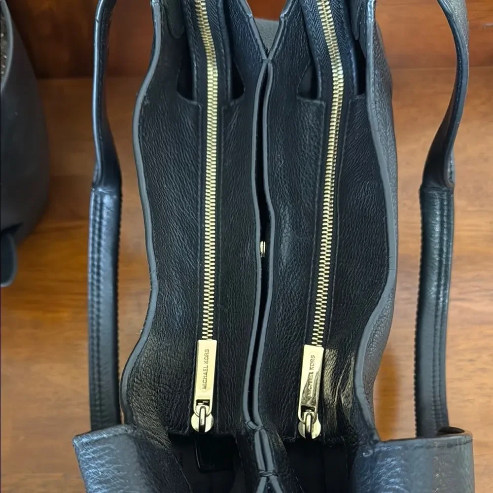 Michael Kors Black Leather Shoulder Bag Tote Style - Picture 7 of 14